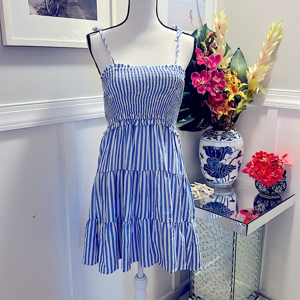 BRAND NEW Blue and white summer dress. Size M